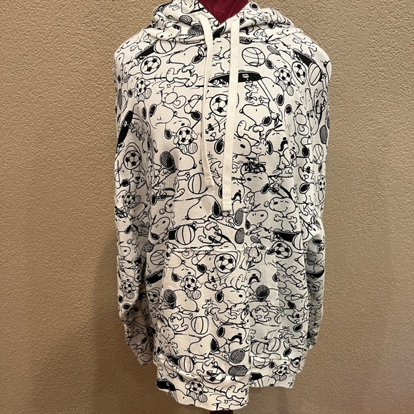 Levi's Peanuts Snoopy All Over Print Relaxed Fit Hoodie - Picture 6 of 15